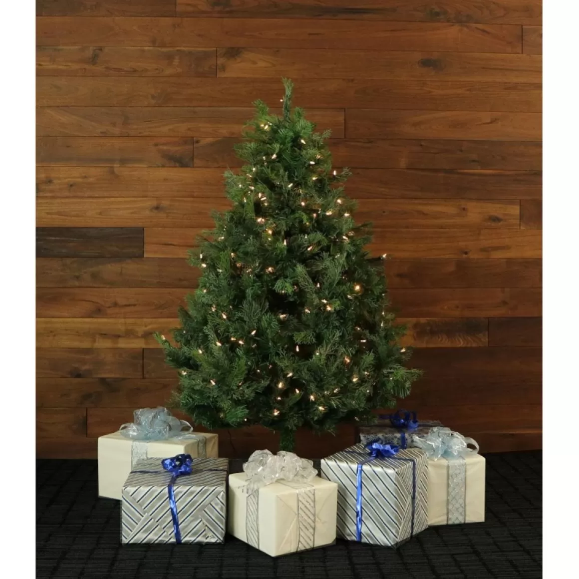 Fraiser Hill Farms 5-Ft. Northern Cedar Teardrop Christmas Tree With Clear Led Lights And Ez Connect