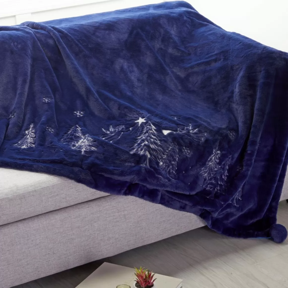 august & leo As Is Oversized Faux Fur Angelic Winter Throw