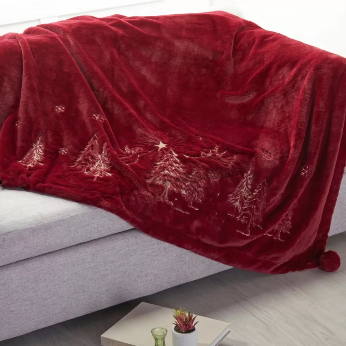 august & leo Oversized Faux Fur Angelic Winter Throw