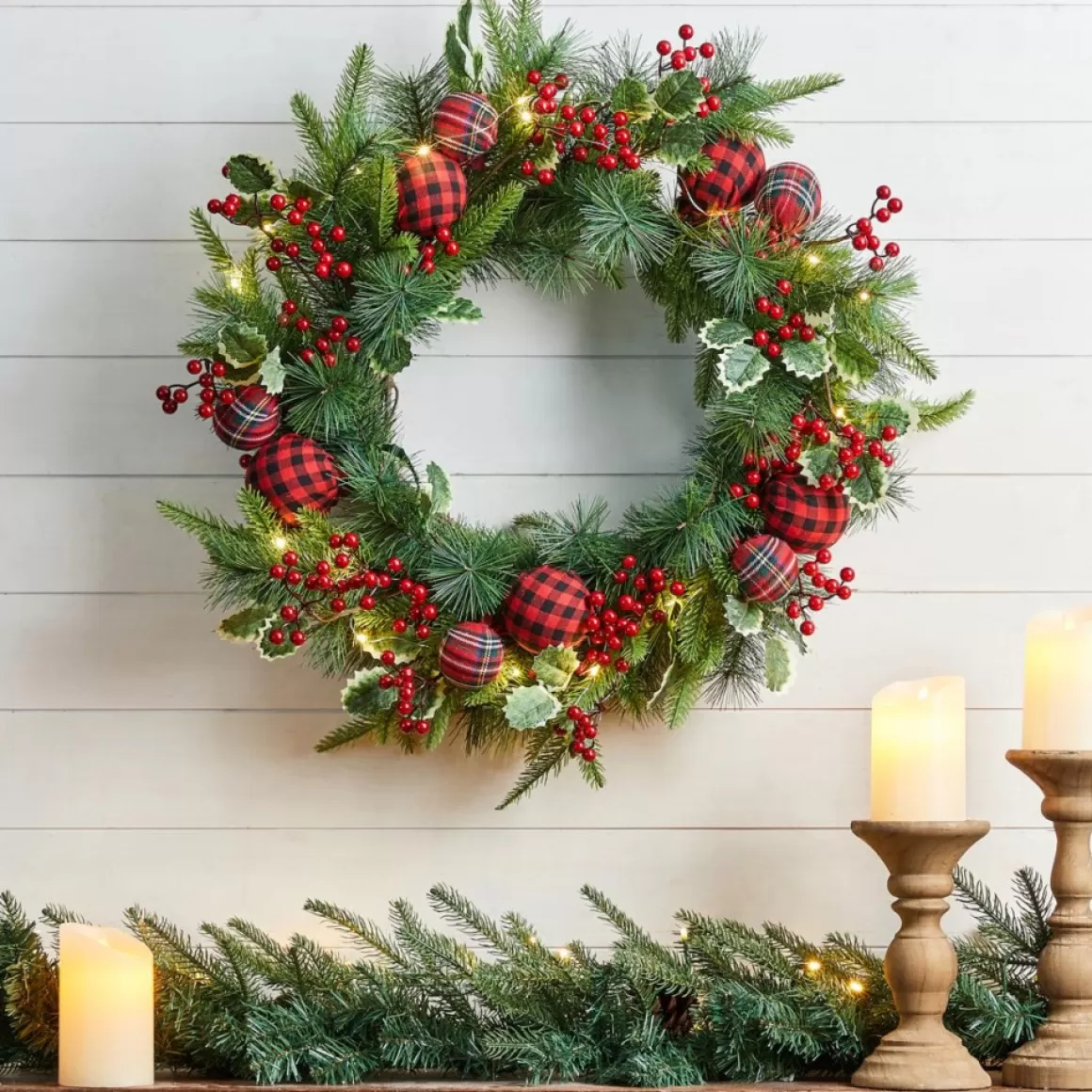 Glitzhome 24" D Ornament Berry Holly Pine Wreath With Lights