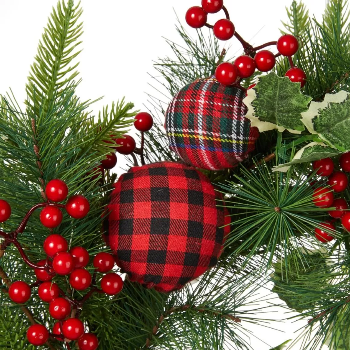 Glitzhome 24" D Ornament Berry Holly Pine Wreath With Lights