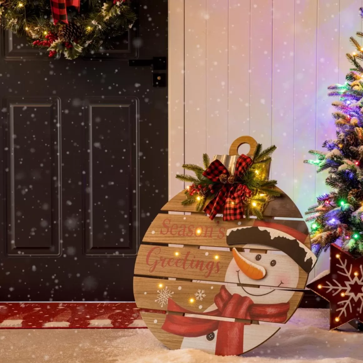 Glitzhome 30.25" H Lighted Round Wooden Snowman Porch Decor