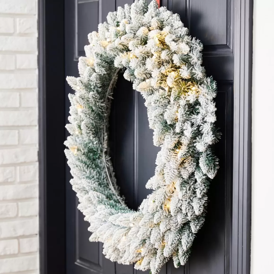 Glitzhome 36" D Oversized Pre-Lit Snow Flocked Christmas Wreath