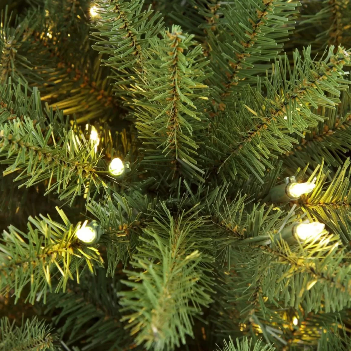 Puleo International Puleo 7.5' Franklin Fir Artificial Christmas Tree W/750 Clear Lights