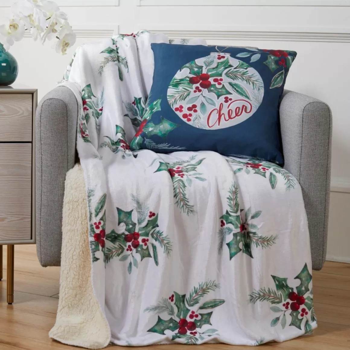 Sara B . Hung With Cheer Throw And Pillow Set