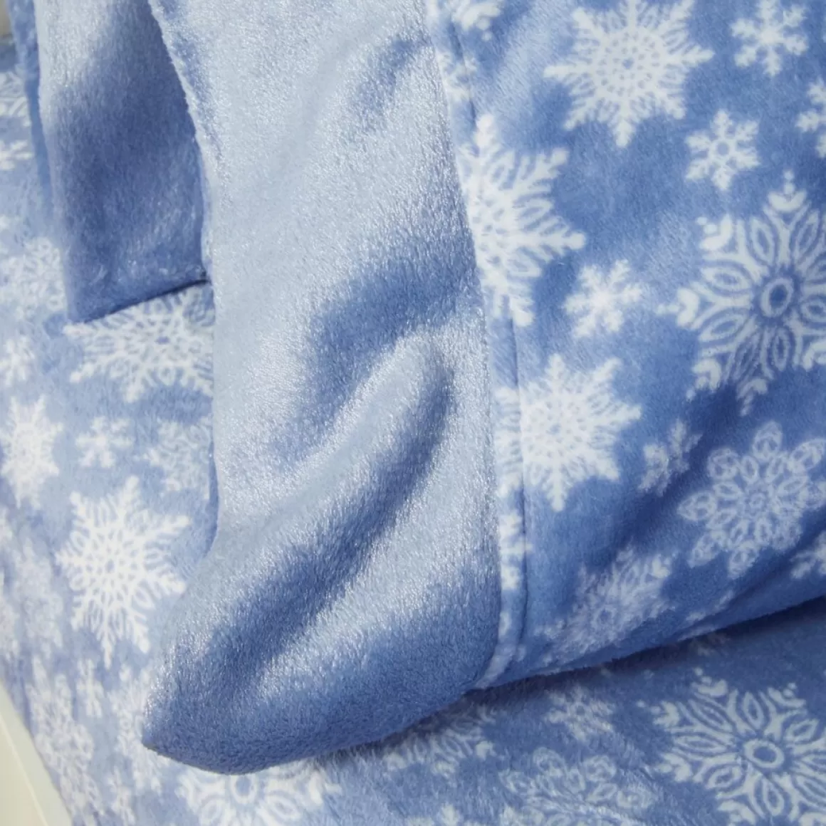 Warm & Cozy Glitter Hem Plush Sheet Set With Extra Pillowcases