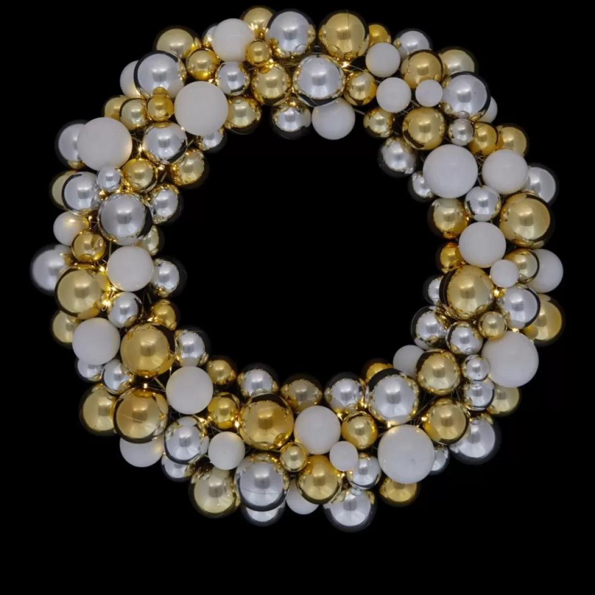 Winter Lane 24" Lighted 60-Led Ornament Wreath With 6-Hour Timer